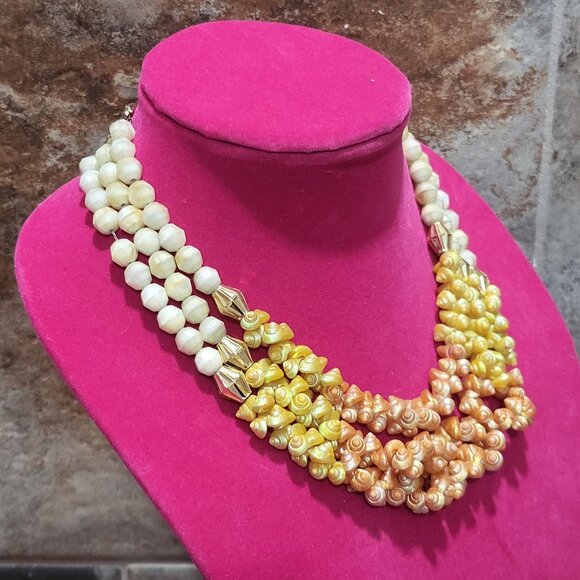 Vintage Multi Strand Bead Shell Necklace White Beads Yellow Orange Shells Gold - Picture 7 of 8